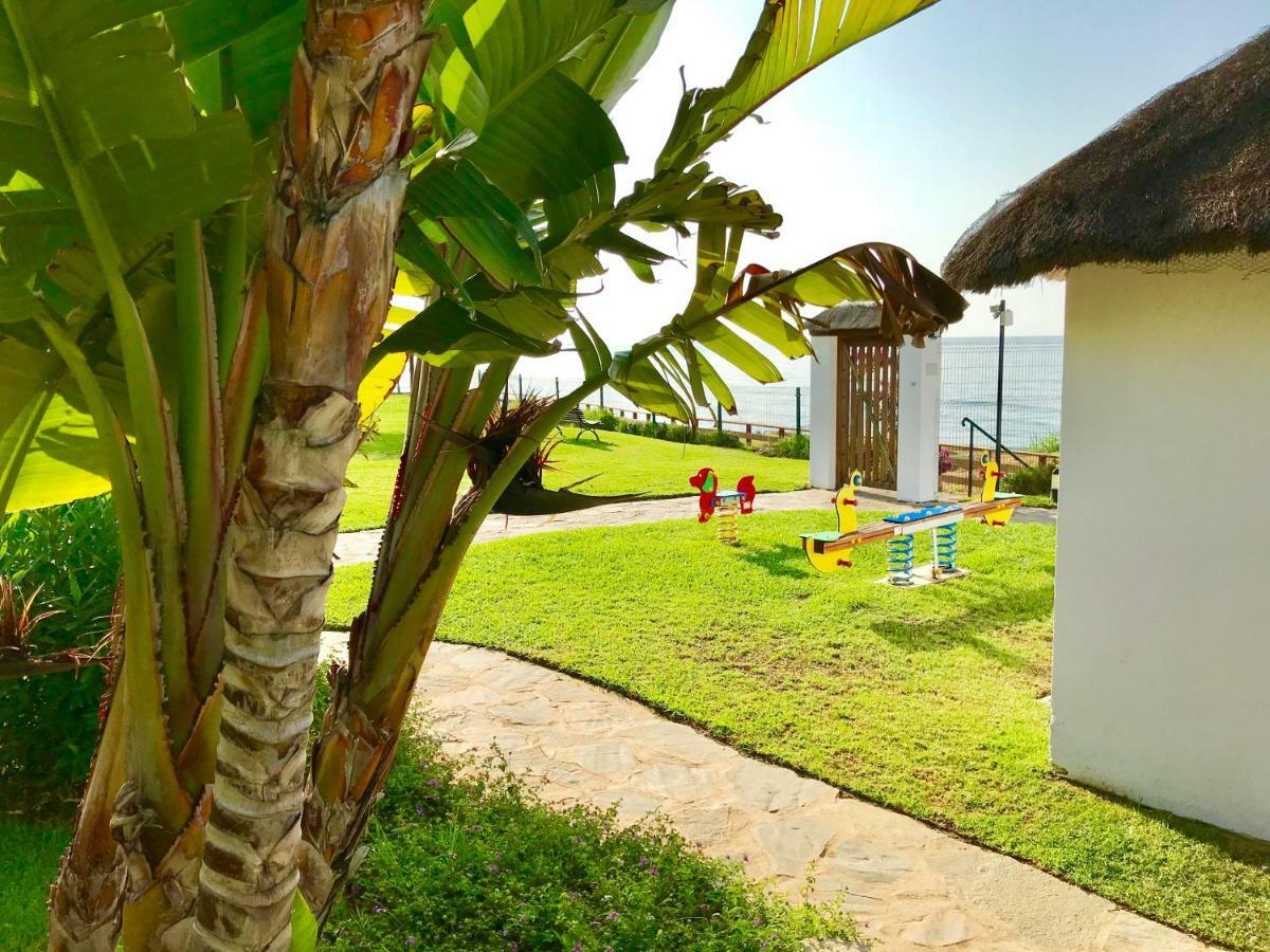 Mi Capricho, Beachfront, Grownfloor, Private Garden & Terrace Sitio de Calahonda ภายนอก รูปภาพ